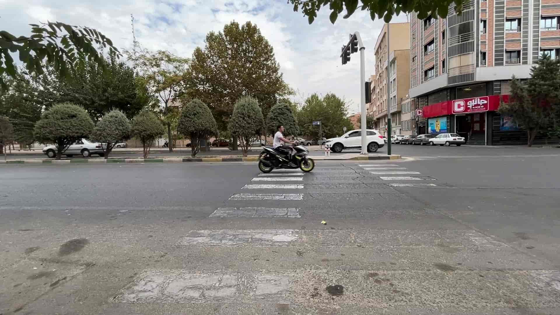 عبور و مرور در خیابان